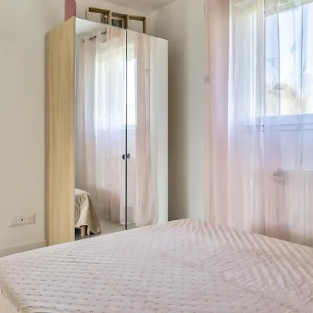 2 Bedroom Beautiful In בית נופש Boulleville