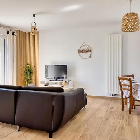 2 Bedroom Beautiful In *