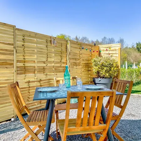 2 Bedroom Beautiful In בית נופש