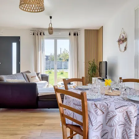 בית נופש 2 Bedroom Beautiful In